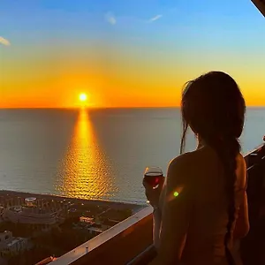 Rest Black Sea View شقة فندقية باتومي